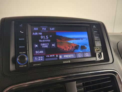 Used 2019 Dodge Grand Caravan SXT FWD image 21