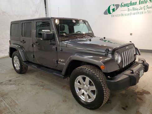 Used 2018 Jeep Wrangler Unlimited Sahara w/ Connectivity Group image 8