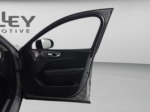 Used 2023 Volvo XC60 B6 Ultimate w/ Protection Package Premier image 24