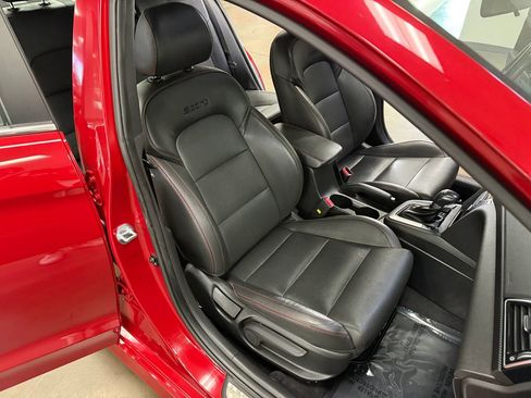 Used 2018 Hyundai Elantra Sport FWD image 18