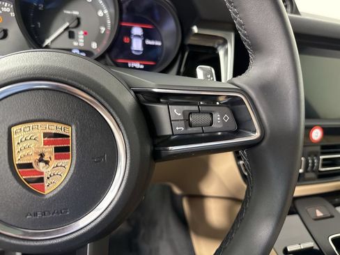 Certified 2024 Porsche Macan AWD/4WD image 39