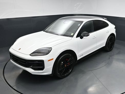 New 2026 Porsche Cayenne GTS AWD/4WD image 14