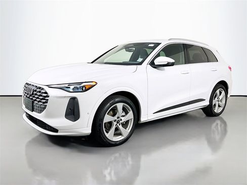 New 2025 Audi Q5 Prestige image 3