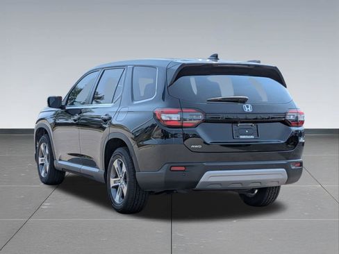 Used 2025 Honda Pilot EX-L image 3