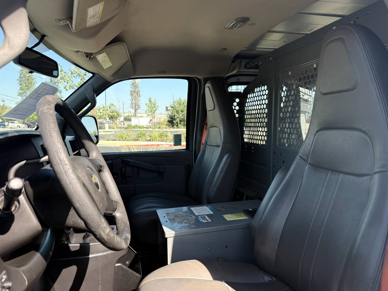 Used 2016 Chevrolet Express 2500 RWD image 15