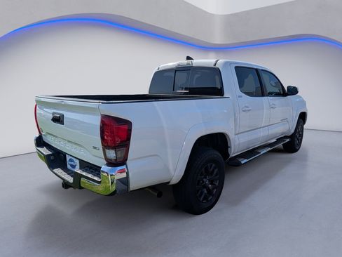 Used 2020 Toyota Tacoma SR5 RWD image 6