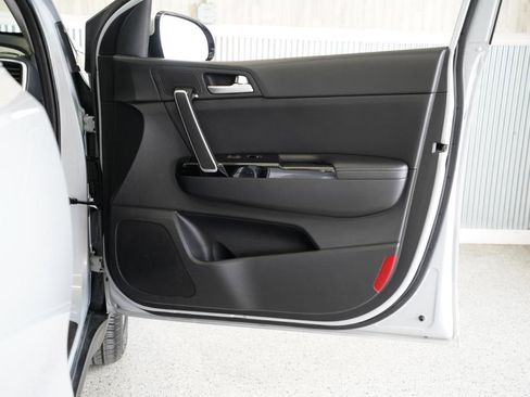 Used 2018 Kia Sportage EX image 31