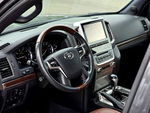 Used 2018 Toyota Land Cruiser w/ Carpet Mat Package AWD/4WD image 11