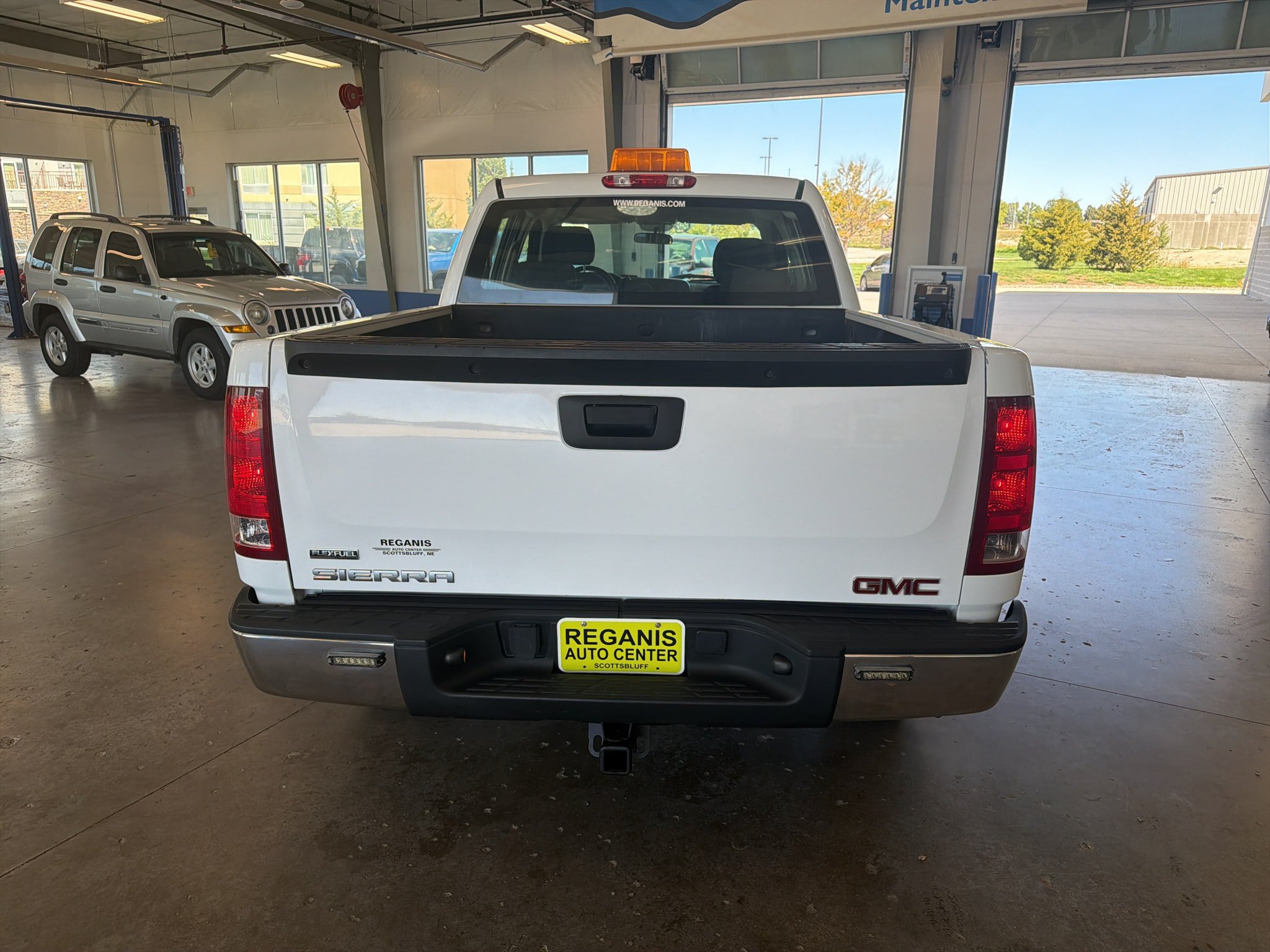 Used 2008 GMC Sierra 1500 W/T AWD/4WD image 4