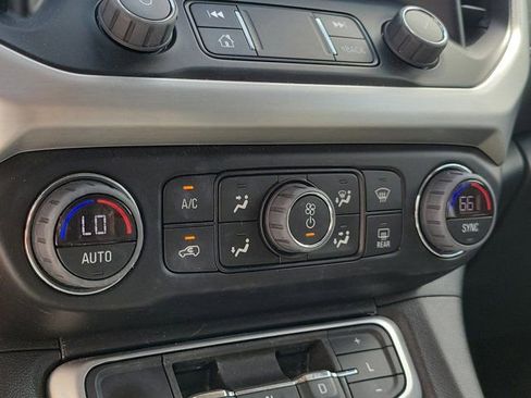 Used 2023 GMC Acadia SLT w/ Elevation Edition image 31