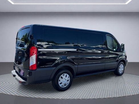 Used 2018 Ford Transit 150 130 Low Roof w/ Exterior Upgrade Package RWD image 13