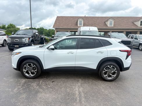 Used 2025 Chevrolet Trax LT w/ Driver Confidence Package FWD image 8