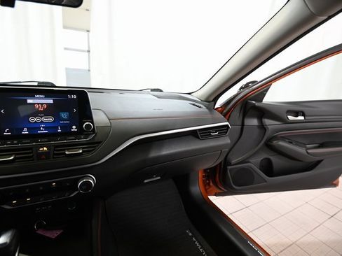 Used 2020 Nissan Altima 2.5 SR w/ Premium Package image 28