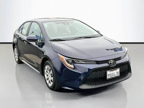 Used 2022 Toyota Corolla LE FWD image 3