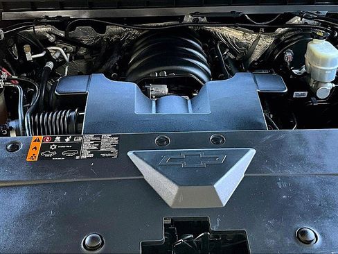 Used 2018 Chevrolet Silverado 1500 LT w/ Texas Edition image 9