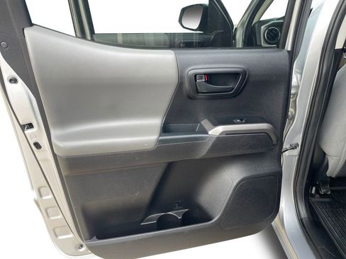 Used 2021 Toyota Tacoma TRD Off-Road image 24