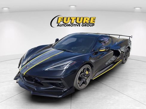 Used 2022 Chevrolet Corvette Stingray Preferred Cpe w/ Z51 Performance Package RWD image 3