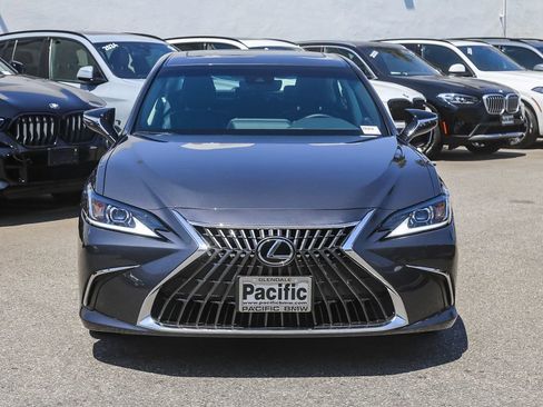 Used 2025 Lexus ES 350 FWD image 2