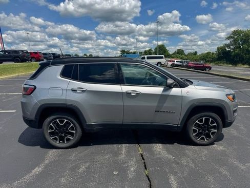Used 2020 Jeep Compass Trailhawk AWD/4WD image 2
