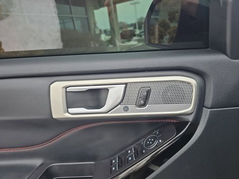 Used 2023 Ford Explorer ST-Line w/ Class IV Trailer Tow Package image 15