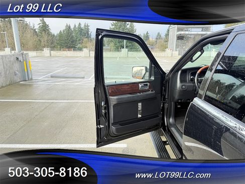 Used 2016 Lincoln Navigator L Reserve image 27