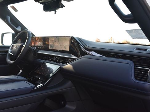 Used 2026 INFINITI QX80 4WD w/ Sport Exterior Package image 15