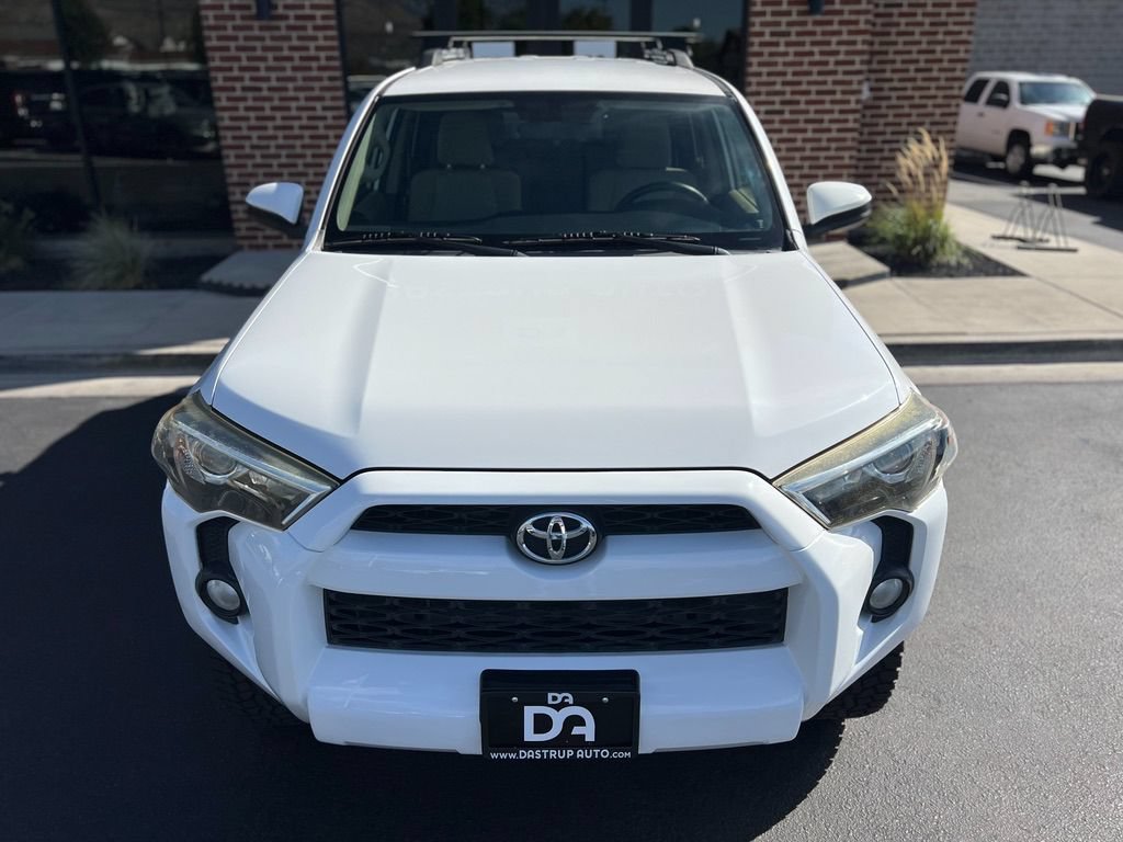 Used 2014 Toyota 4Runner SR5 AWD/4WD image 9