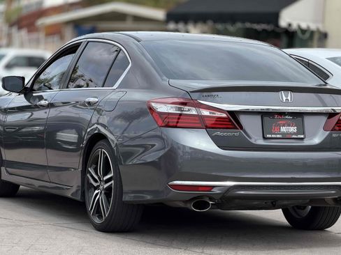 Used 2017 Honda Accord Sport image 11
