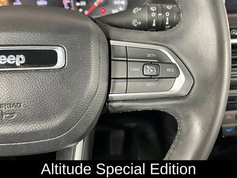 Used 2023 Jeep Compass Altitude image 10