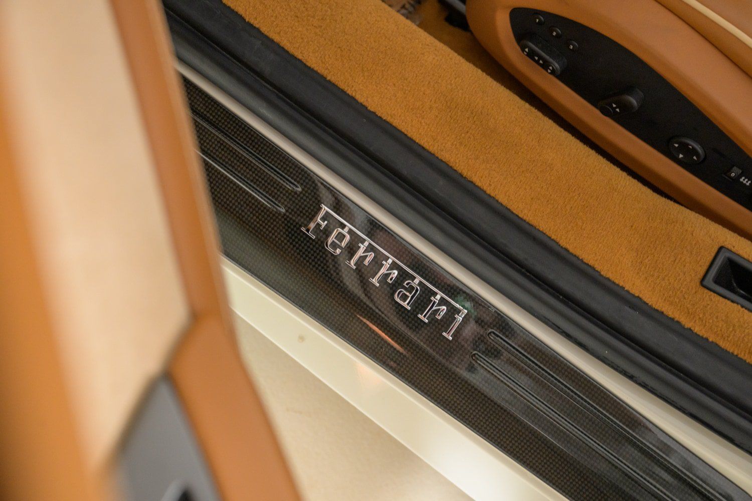 Used 2015 Ferrari 458 Spider RWD image 36