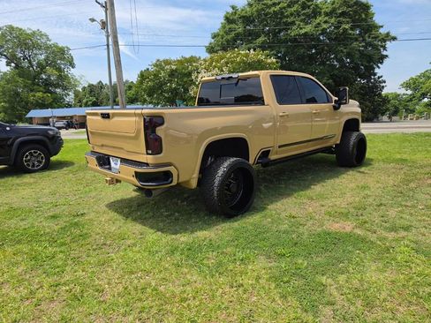 Used 2026 Chevrolet Silverado 2500 High Country w/ Midnight Edition AWD/4WD image 6