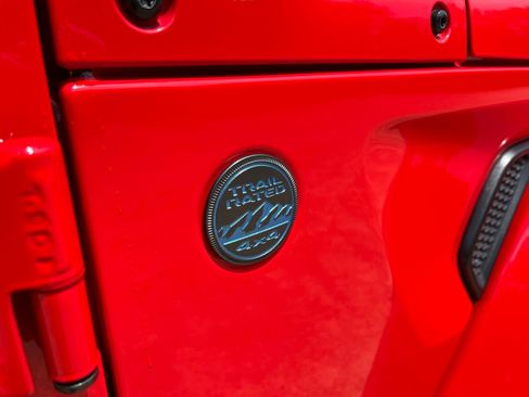 Used 2025 Jeep Wrangler Unlimited Sahara AWD/4WD image 38