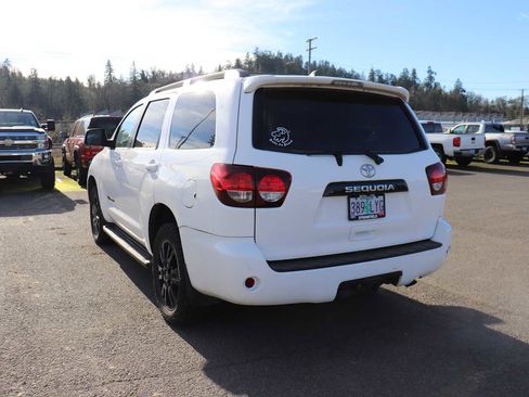 Used 2019 Toyota Sequoia TRD Sport image 7
