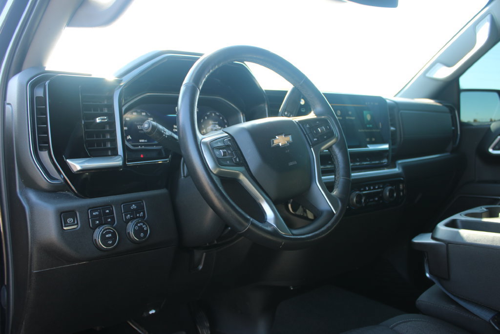 Used 2022 Chevrolet Silverado 1500 LT w/ Z71 Off-Road Package AWD/4WD image 26