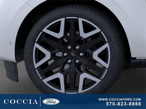 New 2025 Ford Expedition Platinum w/ Platinum Ultimate Package image 19