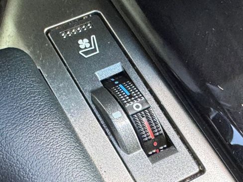 Used 2017 Lexus GX 460 w/ Navigation Package image 21