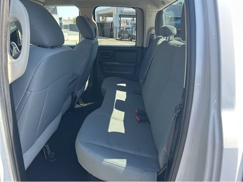 Used 2018 RAM 1500 Express RWD image 18