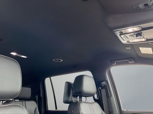 Used 2021 Chevrolet Suburban RST w/ Luxury Package AWD/4WD image 24