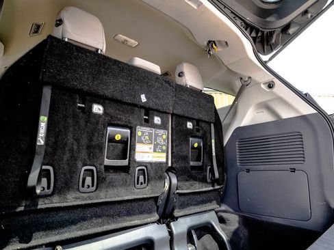 Used 2024 Toyota Sienna LE w/ LE Plus Package AWD/4WD image 38