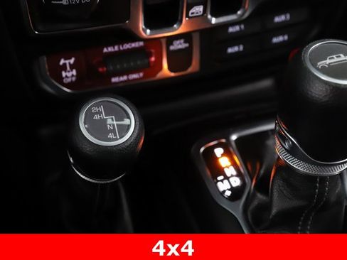 Used 2024 Jeep Gladiator Sport image 23