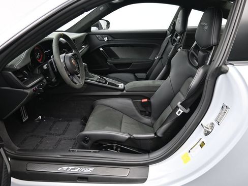 Certified 2025 Porsche 911 GT3 RS RWD image 23
