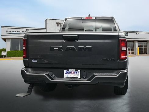Used 2025 RAM 1500 Big Horn AWD/4WD image 4