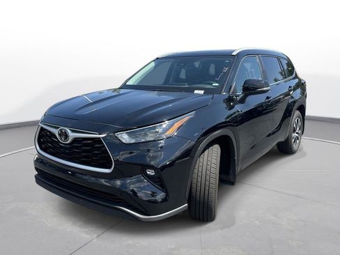 Certified 2026 Toyota Highlander XLE AWD/4WD image 49