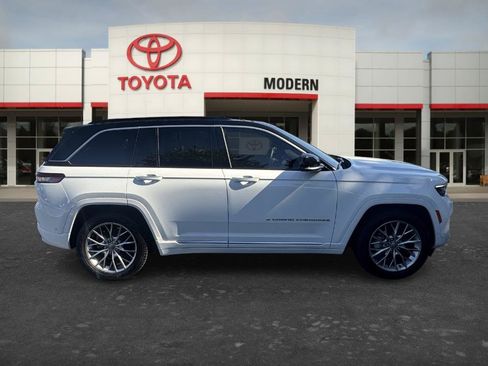 Used 2025 Jeep Grand Cherokee Summit AWD/4WD image 4