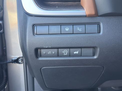 New 2026 Nissan Rogue Platinum image 23