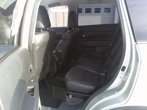 Used 2020 Mitsubishi Outlander SEL image 18