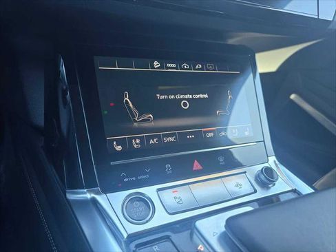 Used 2023 Audi e-tron Premium Plus w/ Premium Plus Package image 31