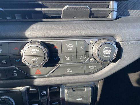 New 2026 Jeep Gladiator Rubicon image 25