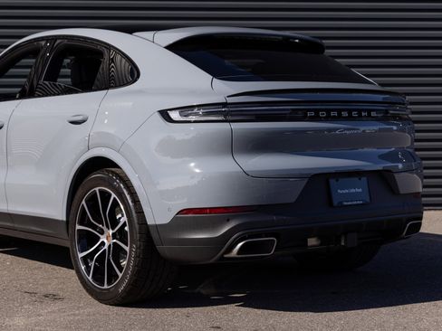 Certified 2026 Porsche Cayenne Coupe image 11