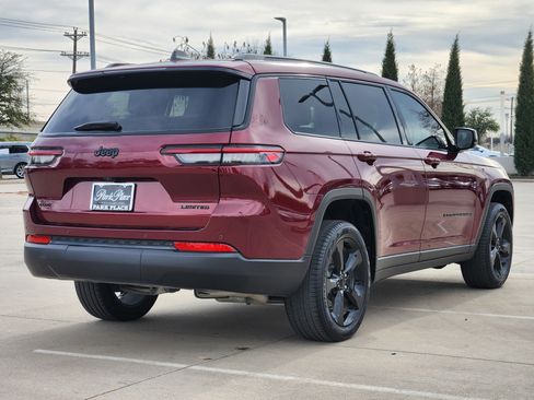 Used 2024 Jeep Grand Cherokee L Limited w/ Black Appearance Package image 13